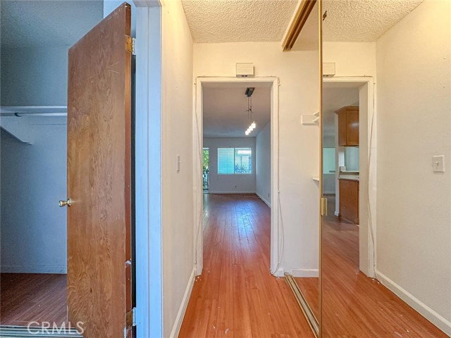 Detail Gallery Image 13 of 46 For 3045 E Theresa #8,  Long Beach,  CA 90814 - 1 Beds | 1 Baths