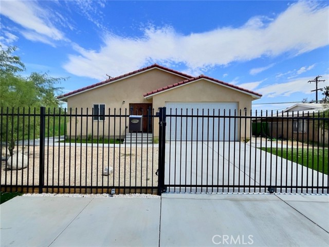 378 W Rosa Parks Road, Palm Springs CA: https://media.crmls.org/medias/c396c371-c49f-4a07-a3f4-1b6ed3d391d8.jpg