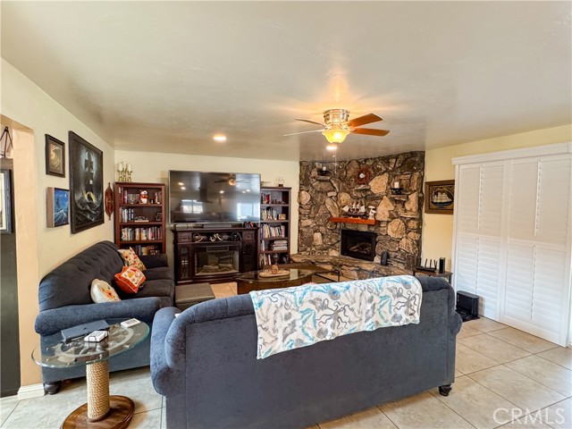 Detail Gallery Image 9 of 50 For 7207 Briar Ridge Ct, Bakersfield,  CA 93308 - 3 Beds | 2 Baths