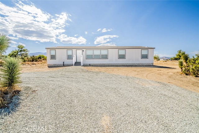 Detail Gallery Image 1 of 1 For 10224 via Verde Ave, Pinon Hills,  CA 92372 - 4 Beds | 2 Baths