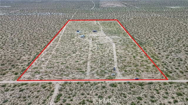 Detail Gallery Image 7 of 11 For 15803 Paramount, Phelan,  CA 92371 - – Beds | – Baths