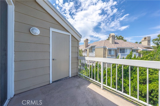 20251 Cape Coral Lane, Huntington Beach CA: https://media.crmls.org/medias/c39972bd-9b7b-41fb-abea-ab8b23ff07e8.jpg
