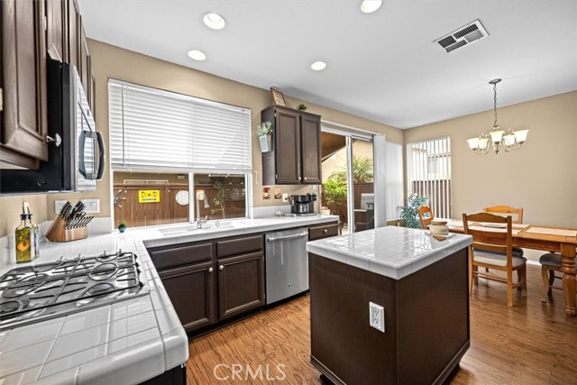 Detail Gallery Image 14 of 51 For 3 Boulder Cir, Aliso Viejo,  CA 92656 - 4 Beds | 2/1 Baths