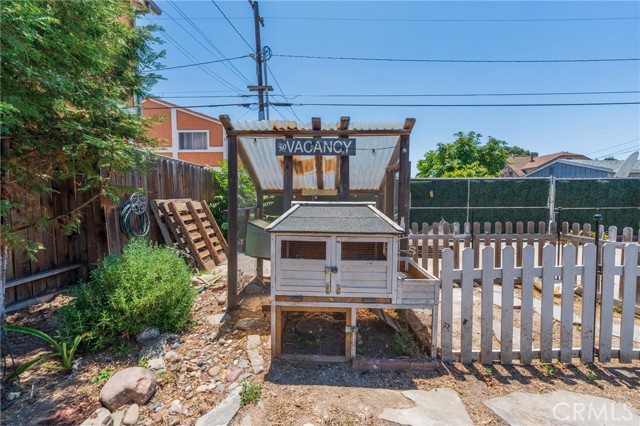 1120 W Chestnut Street, Anaheim CA: https://media.crmls.org/medias/c39b1922-cf6a-4e96-a6ac-b459a8e4b575.jpg