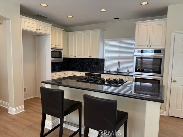 27 HIGHFIELD GLEN, Irvine CA: https://media.crmls.org/medias/c39b487f-e085-40b2-8fa2-cadf7734e1f6.jpg