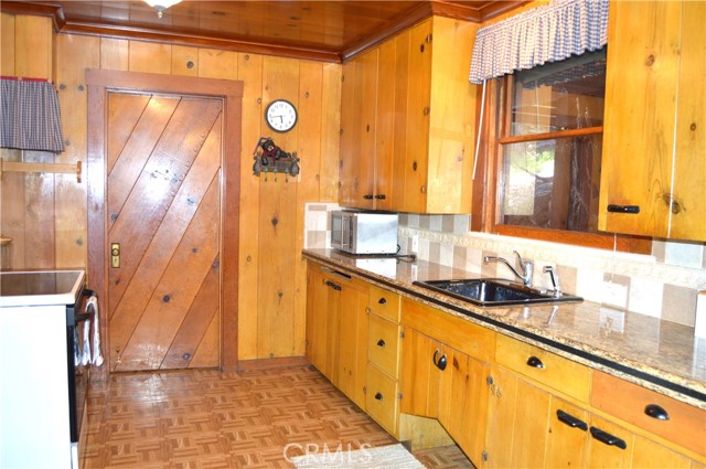 Detail Gallery Image 7 of 33 For 26156 Long Barn Rd, Long Barn,  CA 95335 - 5 Beds | 1/1 Baths