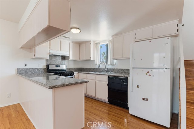 Detail Gallery Image 9 of 22 For 1129 Linden Ave #5,  Glendale,  CA 91201 - 2 Beds | 1/1 Baths