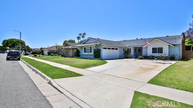 Detail Gallery Image 3 of 25 For 17819 Bay St, Fountain Valley,  CA 92708 - 4 Beds | 2/1 Baths