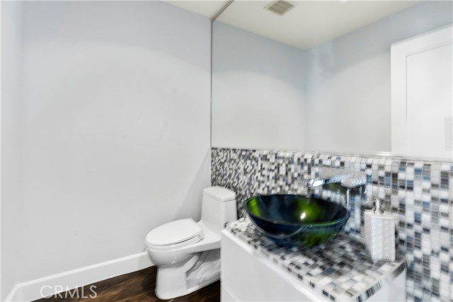 11855 Laurelwood Drive, 4 photo 6