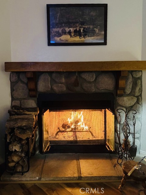 921 Piru Way, Frazier Park CA: https://media.crmls.org/medias/c39cd26f-30d2-45d2-8f6d-810edcdc67f2.jpg