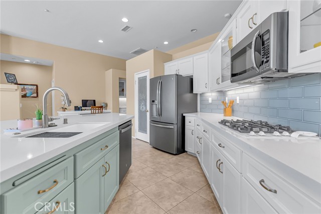 11567 Waterwell Court, Riverside CA: https://media.crmls.org/medias/c39d77df-787c-4700-9e6f-f67dbe7d281e.jpg