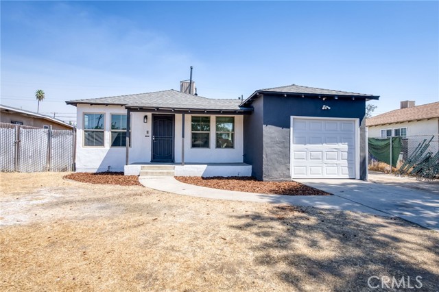 Detail Gallery Image 2 of 20 For 2461 S Poppy Ave, Fresno,  CA 93706 - 2 Beds | 1 Baths
