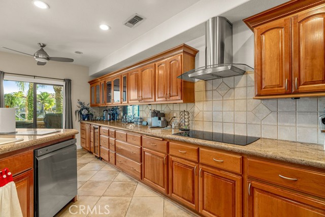 Detail Gallery Image 40 of 74 For 22373 Boating, Canyon Lake,  CA 92587 - 5 Beds | 3 Baths