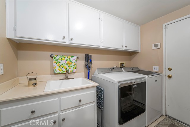 2151 Lyon Avenue, Riverside CA: https://media.crmls.org/medias/c39f062e-533b-46ce-8754-e8702ba36de6.jpg