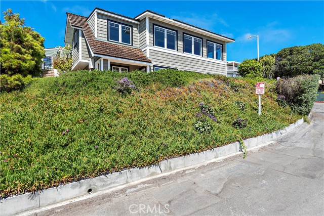 Detail Gallery Image 51 of 61 For 154 Pearl St, Laguna Beach,  CA 92651 - 3 Beds | 3 Baths