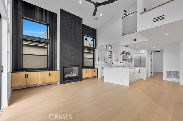 Detail Gallery Image 2 of 45 For 110 S Irena Ave a,  Redondo Beach,  CA 90277 - 4 Beds | 4 Baths