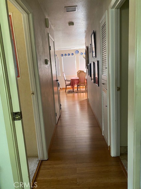 https://media.crmls.org/medias/c39f55f0-8efa-477c-ac0b-06402b17b166.jpg?preset=X-Large
