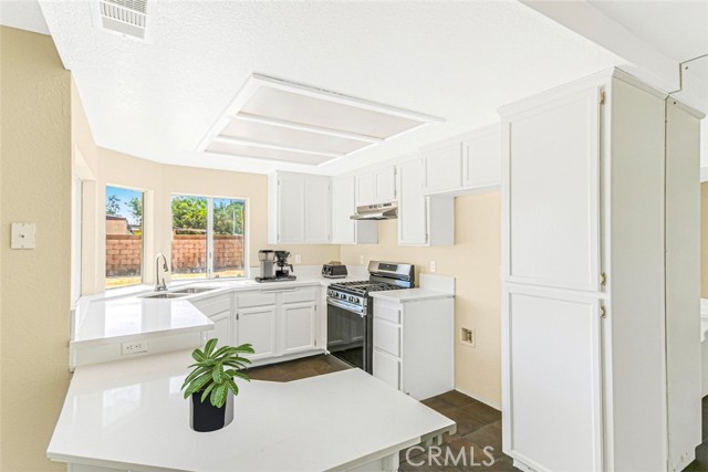 Detail Gallery Image 5 of 18 For 45241 18th St, Lancaster,  CA 93535 - 3 Beds | 2 Baths