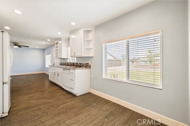 112 E Tehama Street, Orland CA: https://media.crmls.org/medias/c3a055d8-ddfc-448e-bb5e-373eb54a6b71.jpg