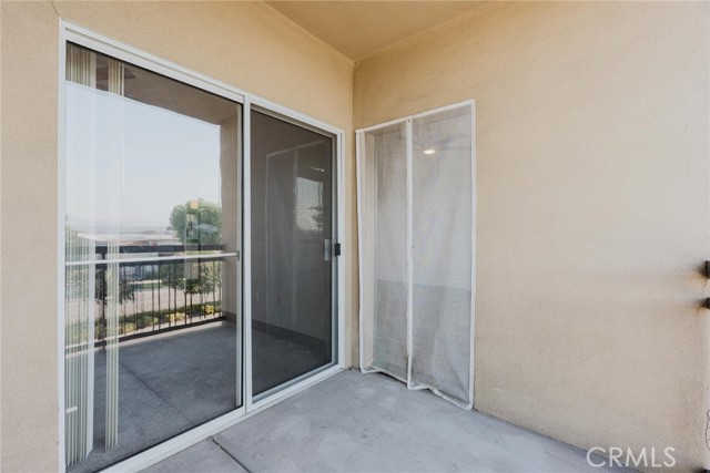 24595 Town Center Drive, Valencia CA: https://media.crmls.org/medias/c3a0a298-4126-47d7-95b6-090363b8524e.jpg