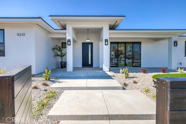 Detail Gallery Image 3 of 50 For 11221 Davenport Rd, Rossmoor,  CA 90720 - 5 Beds | 6 Baths