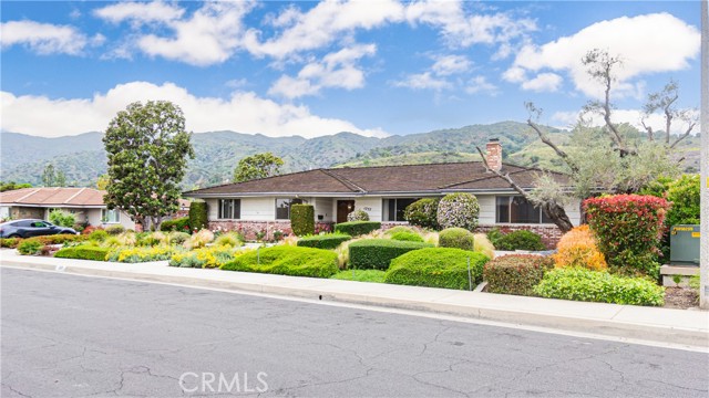 Detail Gallery Image 2 of 32 For 1257 Indian Springs Dr, Glendora,  CA 91741 - 5 Beds | 3 Baths