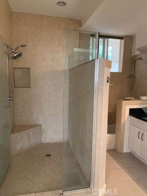 Principal Bathroom w/Walkin Shower