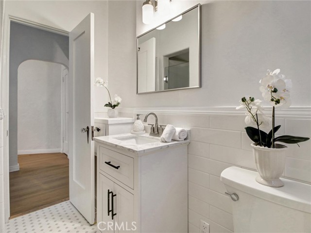 Detail Gallery Image 22 of 30 For 9949 Young Dr #204,  Beverly Hills,  CA 90212 - 1 Beds | 1 Baths