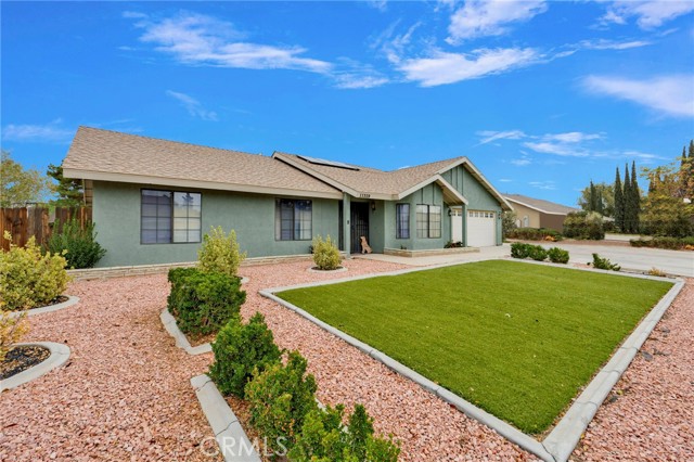 11359 Courtside, Victorville CA: https://media.crmls.org/medias/c3a23c36-8d2a-4ac8-bfea-3e598dab16a4.jpg