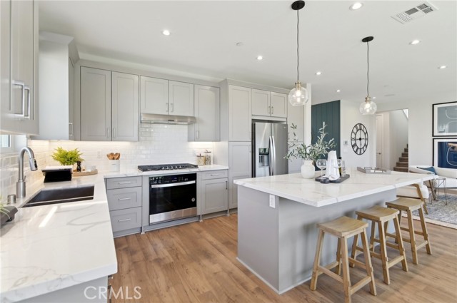 Detail Gallery Image 11 of 31 For 41833 Grenache Ln, Palmdale,  CA 93551 - 5 Beds | 4 Baths