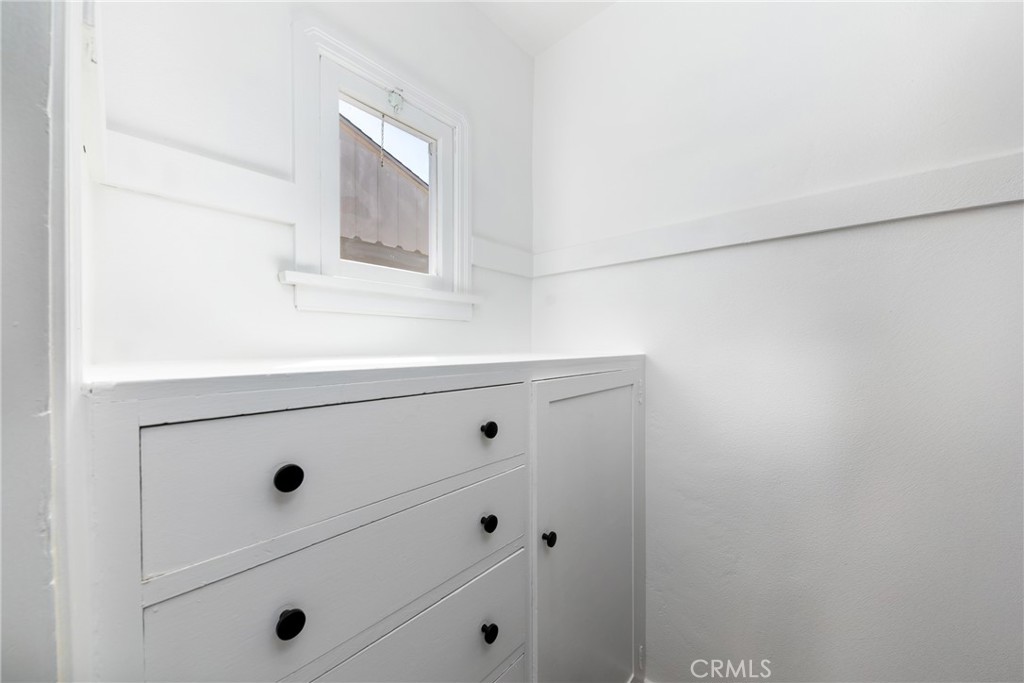 https://media.crmls.org/medias/c3a31d87-3059-47c9-83ea-f8ca751a5998.jpg?preset=X-Large