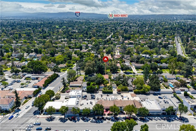 2175 Roanoke Road, San Marino CA: https://media.crmls.org/medias/c3a46c3a-6e9a-4f4c-93c5-64c8d6447d8f.jpg
