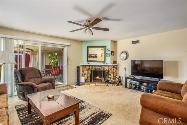 Detail Gallery Image 8 of 19 For 6080 Rogers Ln, San Bernardino,  CA 92404 - 4 Beds | 2 Baths