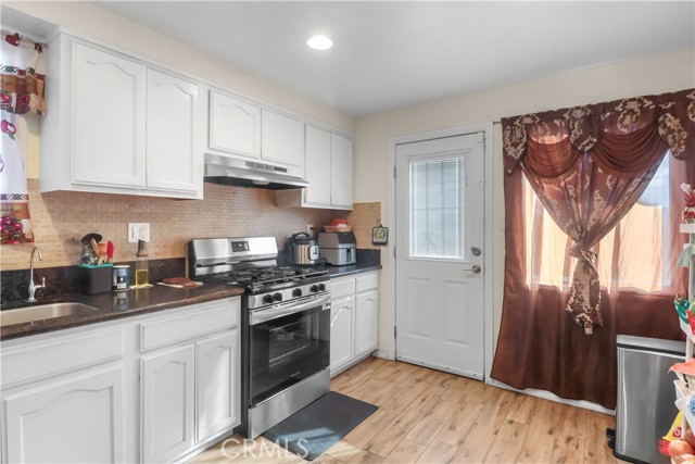 Detail Gallery Image 11 of 20 For 1718 W 166th St, Compton,  CA 90220 - 4 Beds | 2 Baths