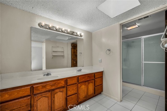 1860 San Francisco Avenue, Long Beach CA: https://media.crmls.org/medias/c3a5a630-b588-4e3c-9b66-eb1d0b7a232d.jpg
