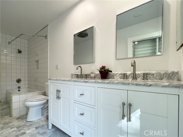 24041 Mariano Street, Woodland Hills CA: https://media.crmls.org/medias/c3a5ca2e-6a54-43f1-8707-e953d7b2bfb3.jpg