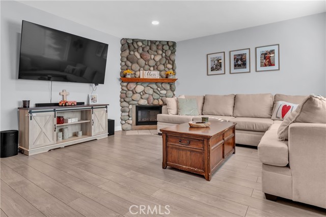 Front Image Thumbnail for CRDW26054892