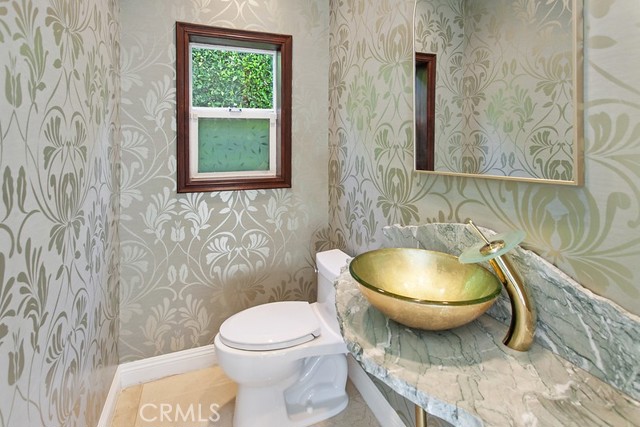 4818 Lemona Avenue, Sherman Oaks CA: https://media.crmls.org/medias/c3a64f84-ac72-4b1c-9f7d-66c43cd107dd.jpg