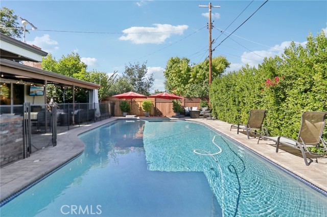 18937 Sylvan Street photo 45