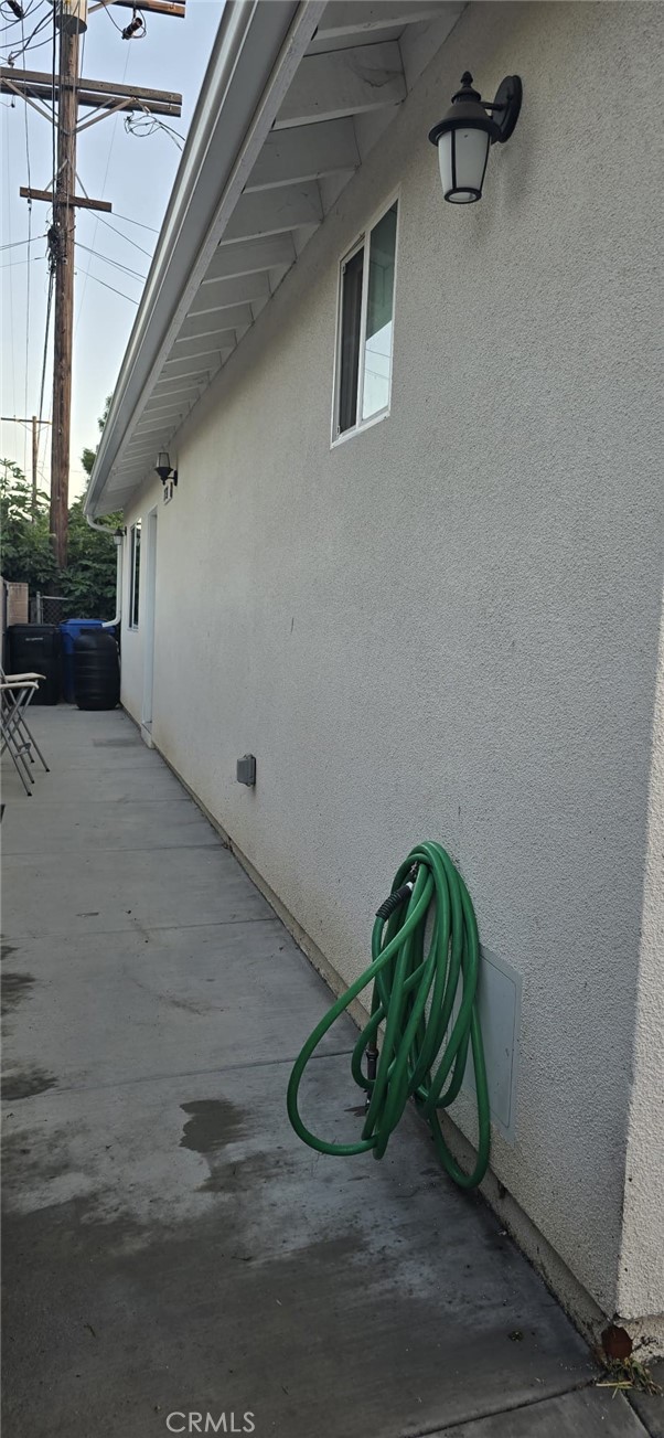 7728 Chimineas Avenue, Reseda CA: https://media.crmls.org/medias/c3a86503-a7a4-4a79-8371-636d6296e73d.jpg
