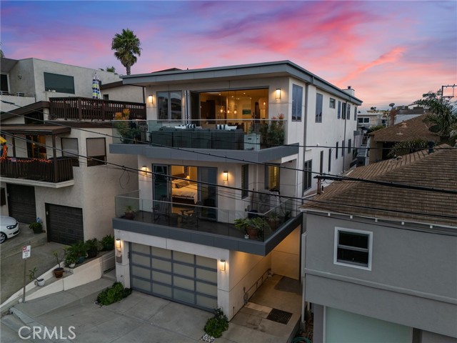 Detail Gallery Image 9 of 29 For 320 35th Street, Manhattan Beach,  CA 90266 - 4 Beds | 4/1 Baths