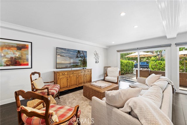 Detail Gallery Image 4 of 19 For 618 Acacia Ave, Corona Del Mar,  CA 92625 - 4 Beds | 2 Baths