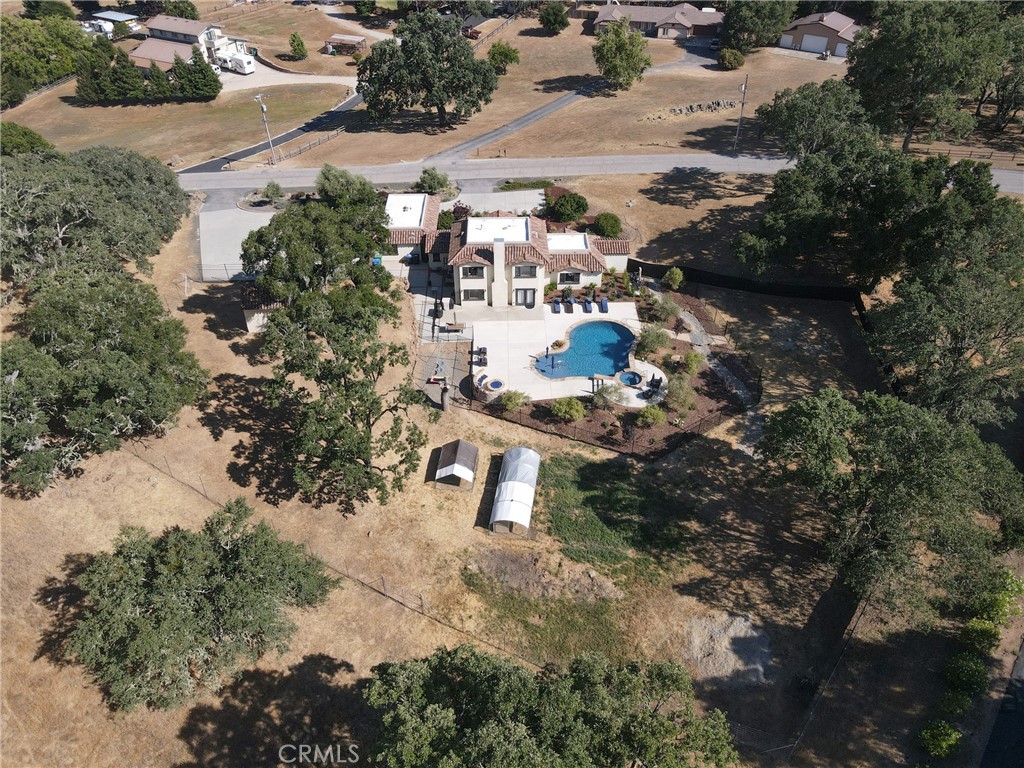 https://media.crmls.org/medias/c3a8a6b4-9737-4124-8578-ab1c70438774.jpg?preset=X-Large