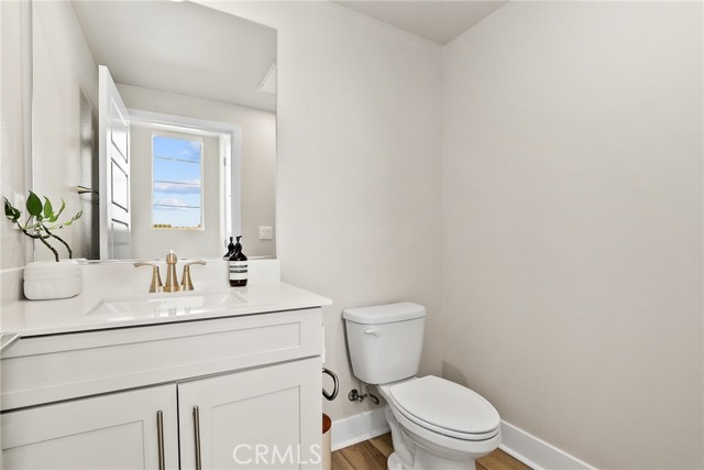 Detail Gallery Image 12 of 38 For 1421 W Sunrise Ln, San Pedro,  CA 90732 - 4 Beds | 3/1 Baths