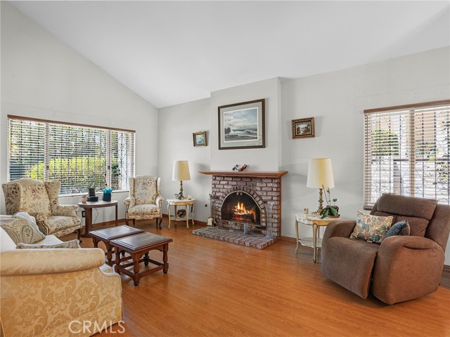 10634 Deering Avenue photo 15