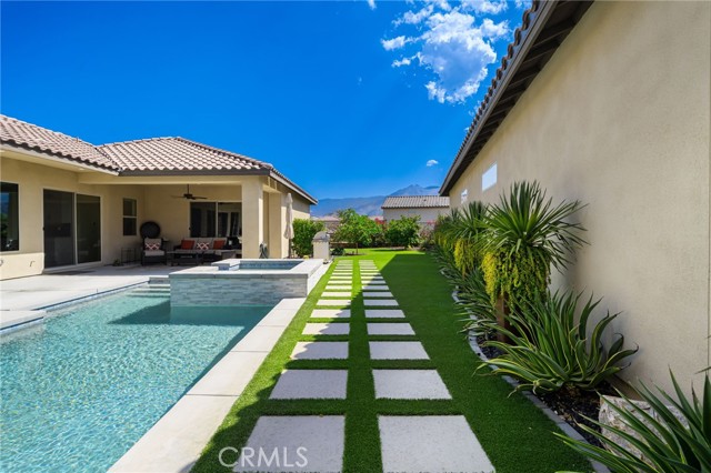 80241 Champions Way, La Quinta CA: https://media.crmls.org/medias/c3aaf313-39da-4e5e-b262-565bbc142df6.jpg