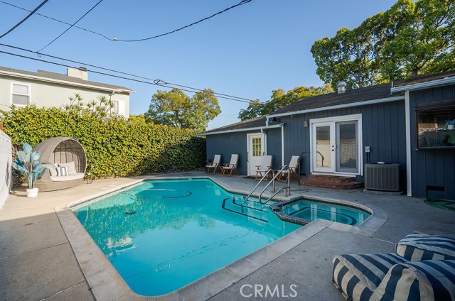 Detail Gallery Image 4 of 56 For 3628 Clark, Long Beach,  CA 90808 - 4 Beds | 3 Baths