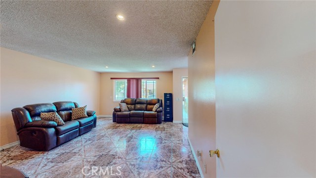 Detail Gallery Image 15 of 52 For 9291 Pico Vista Rd, Downey,  CA 90240 - 3 Beds | 2 Baths