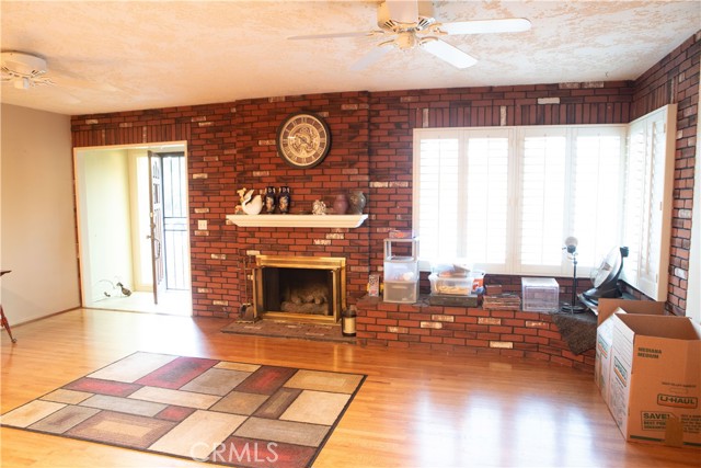 Detail Gallery Image 9 of 19 For 870 Somerset Ave, Pomona,  CA 91767 - 3 Beds | 2 Baths