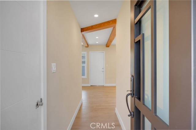 Detail Gallery Image 5 of 53 For 17024 Sherman Way, Van Nuys,  CA 91406 - 3 Beds | 2 Baths
